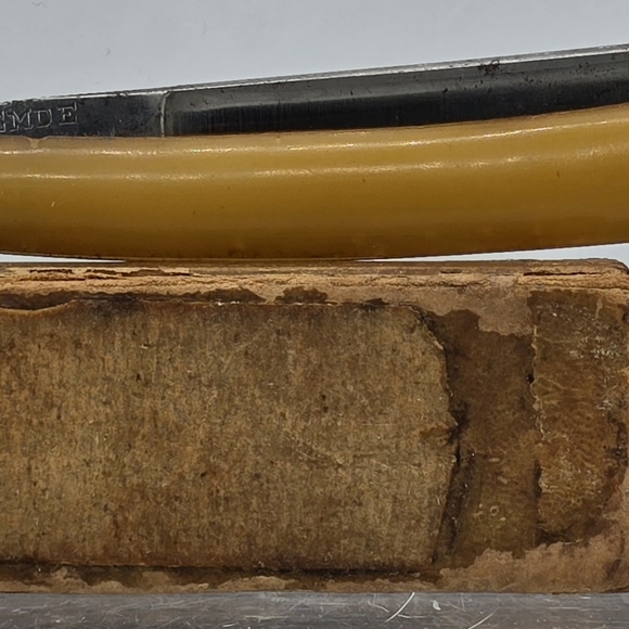 Antique Stright Razor & Box - Picture 2 of 7